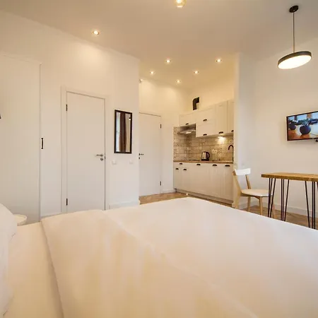 Apartment дизайнерські у центрі біля цуму Kyiv