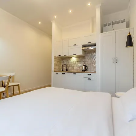 Apartment дизайнерські у центрі біля цуму Kyiv